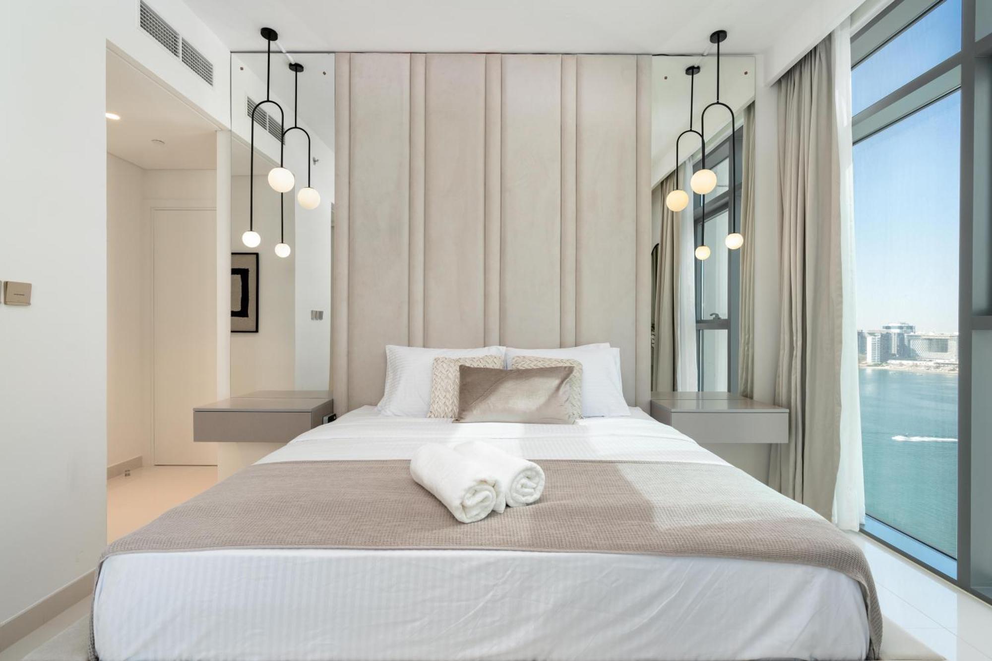 Beach Vista 1 - Beachfront Stunning - Full Sea Views Apartment Dubai