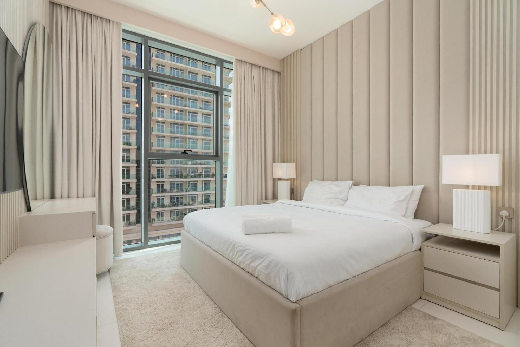 Beach Vista 1 - Beachfront Stunning - Full Sea Views Dubai