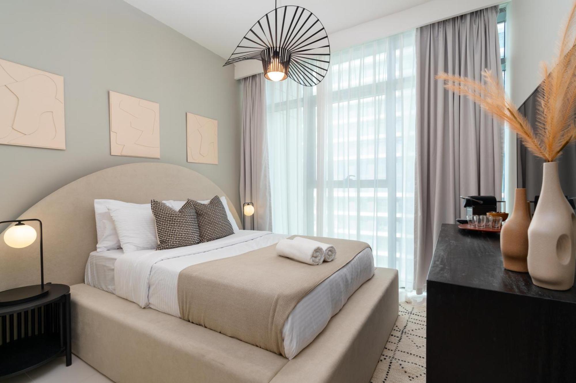 Beach Vista 1 - Beachfront Stunning - Full Sea Views * Dubai
