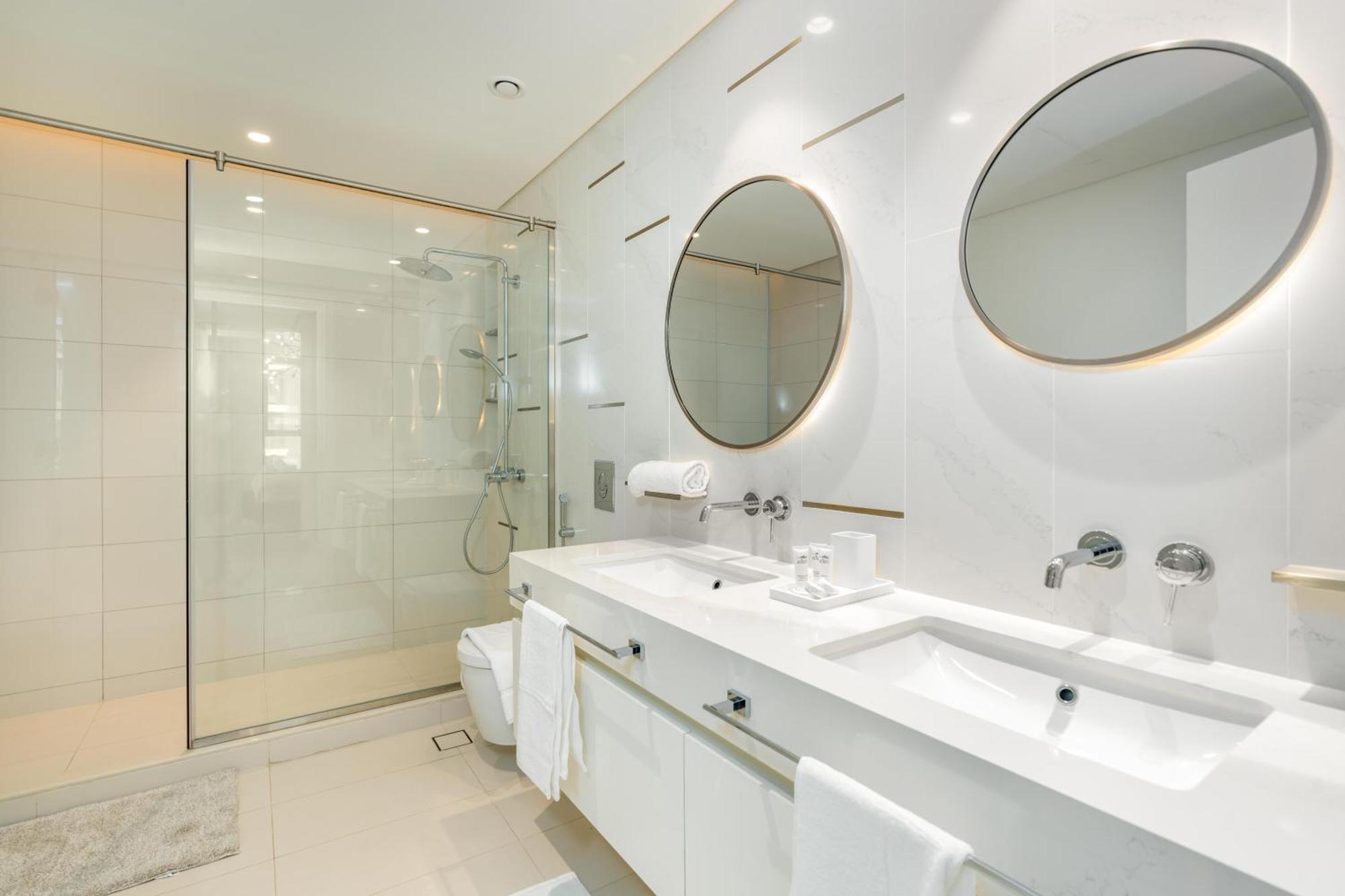 Beach Vista 1 - Beachfront Stunning - Full Sea Views Dubai
