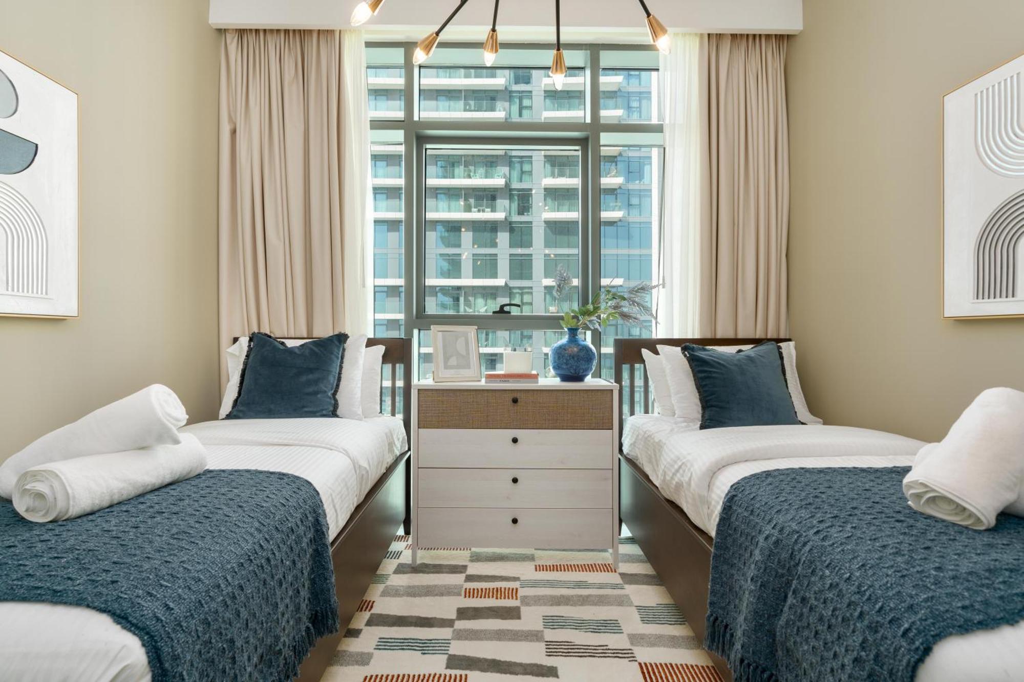 Beach Vista 1 - Beachfront Stunning - Full Sea Views Dubai